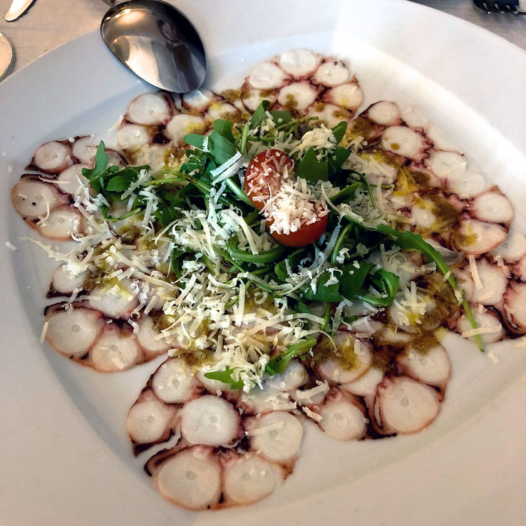 Carpaccio de Polvo at Polvo & Companhia 